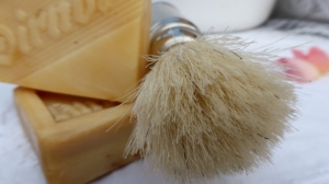 shaving-brush-498215_640-1